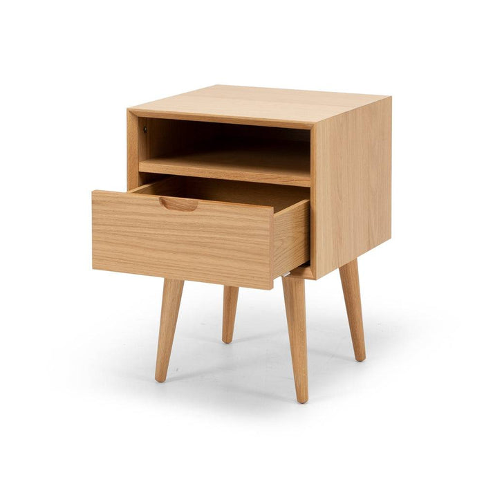 Oslo Square Bedside Table has one drawer and an additional shelf space that you can use to stack books or display other knick-knacks and keepsakes. 